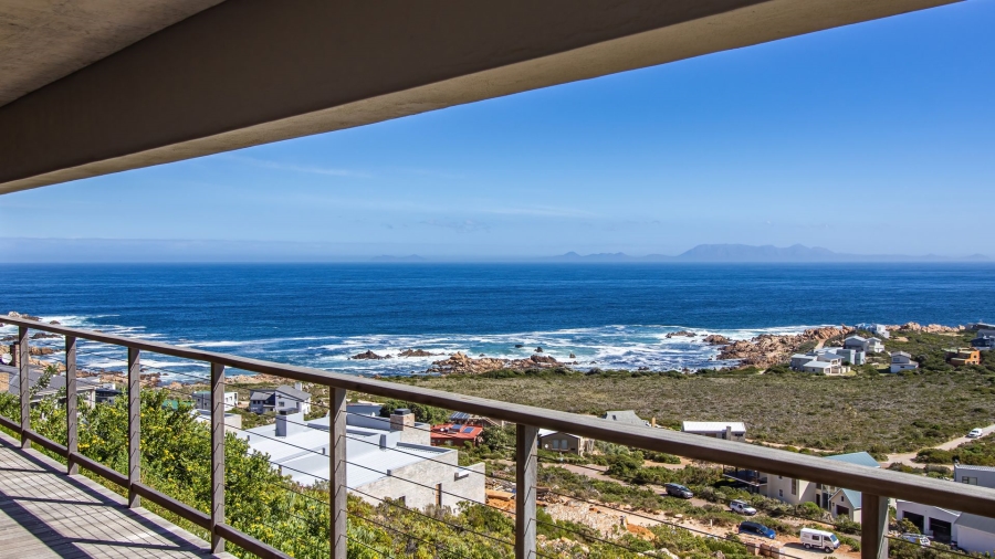 3 Bedroom Property for Sale in Rooi Els Western Cape